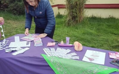 Imparten talleres de salud sexual y reproductiva a jóvenes estudiantes en San Cristóbal de Las Casas